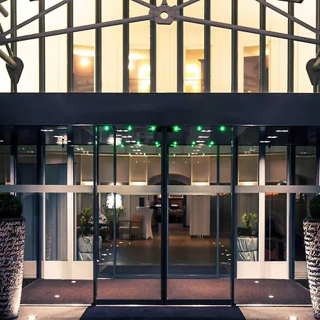 メルキュール シティ 4*