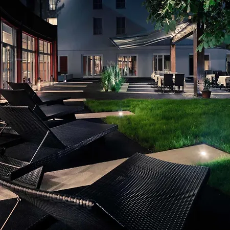 メルキュール シティ ホテル 4*